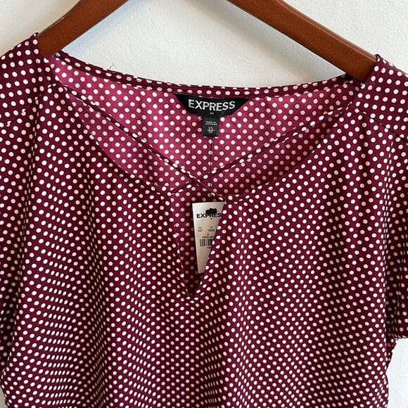 Express Burgundy White Cap Sleeve Polka Dot Blouse Size Women's XS NWT - Picture 2 of 3